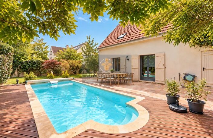 LES MUREAUX – MAISON DE 153 M² AVEC PISCINE, À DEUX PAS DE VERNEUIL-SUR-SEINE — photo 2
