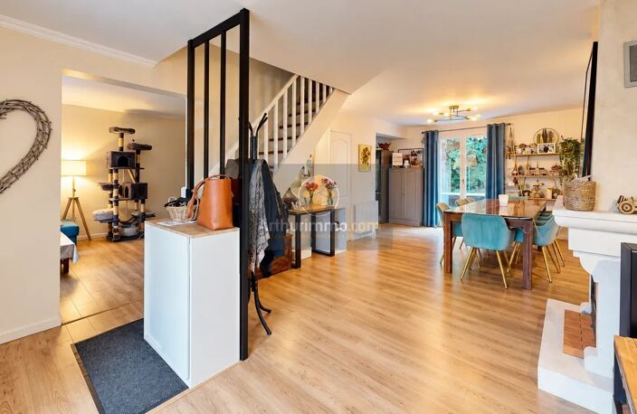 LES MUREAUX – MAISON DE 153 M² AVEC PISCINE, À DEUX PAS DE VERNEUIL-SUR-SEINE — photo 4