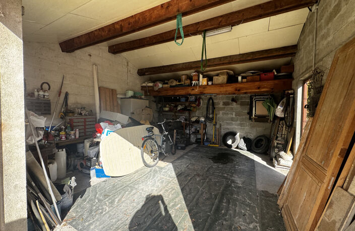 PAREMPUYRE - EXCLUSIVITÉ Parcelle de terrain de 550 m2 envir — photo 2