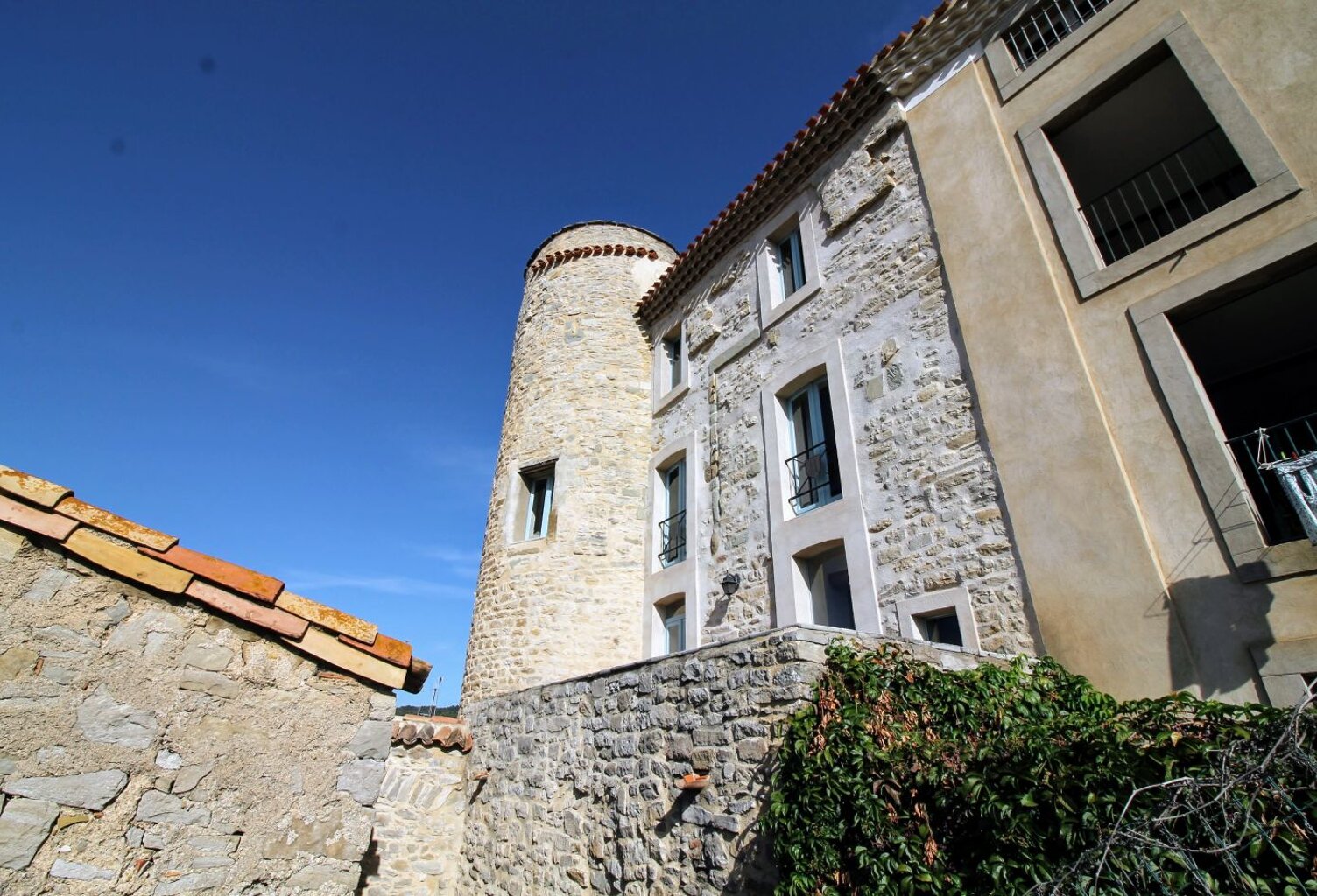 Maison de village TOUR DU CHATEAU — photo 1