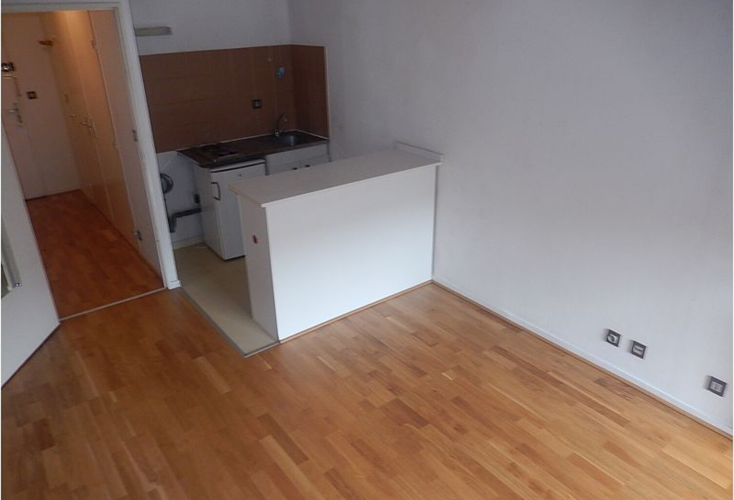 Une pièce — photo 1