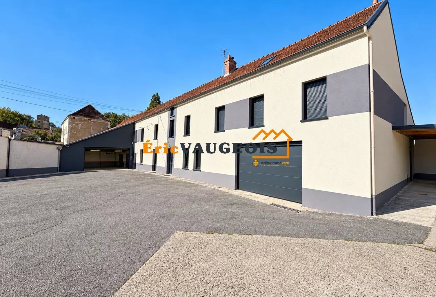 Maison 210m². Atelier 370m². Terrain 1900m² Ferté Gaucher — photo 1
