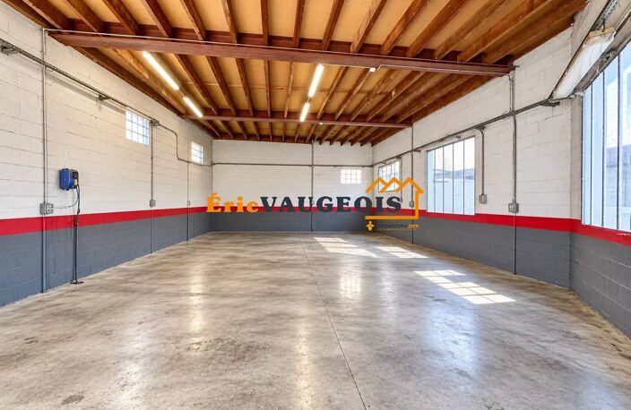 Maison 210m². Atelier 370m². Terrain 1900m² Ferté Gaucher — photo 3