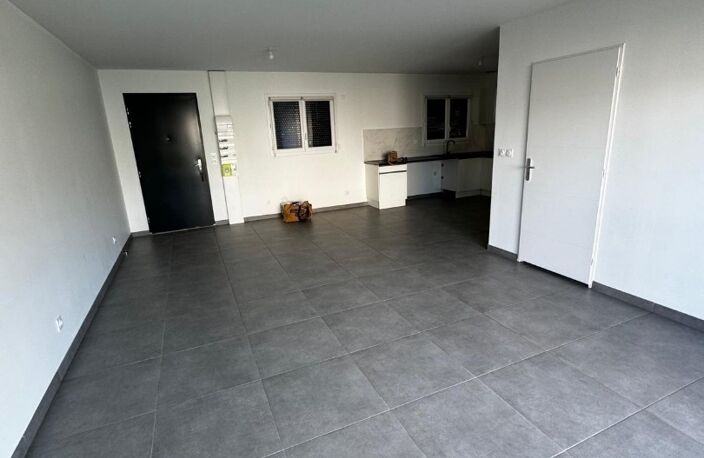 Location appartement 3 pièces 73 m² à L'Isle-d'Abeau (38080) — photo 4