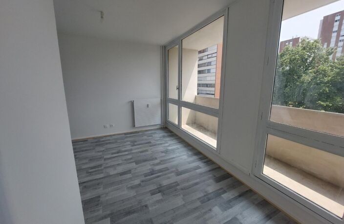 Location appartement 3 pièces 44 m² à Villeurbanne (69100) — photo 2