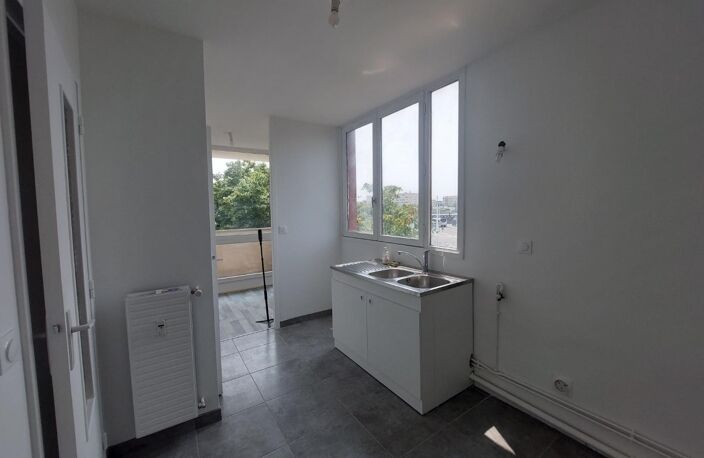 Location appartement 3 pièces 44 m² à Villeurbanne (69100) — photo 4