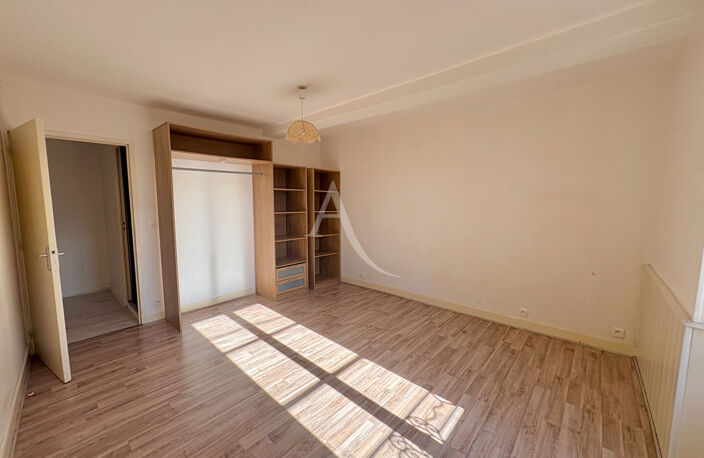 APPARTEMENT Fay Aux Loges, 3 pièces 61 m² — photo 4