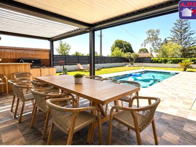 Maison 7 pièces 220 m² à Mazères — photo du bien