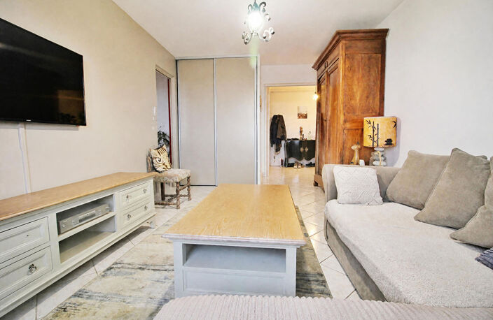Appartement Saint Priest 5 pièce(s) — photo 2