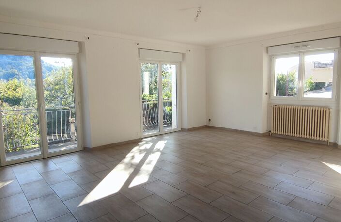 ESPALION, maison de type 6 exposée Sud sur une parcelle de 660 m² — photo 5