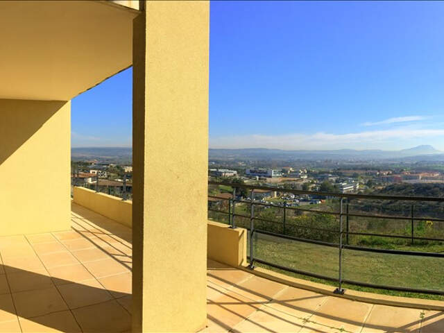 La Duranne - Appartement T3 - Vue dégagée avec terrasse + Parking — photo du bien