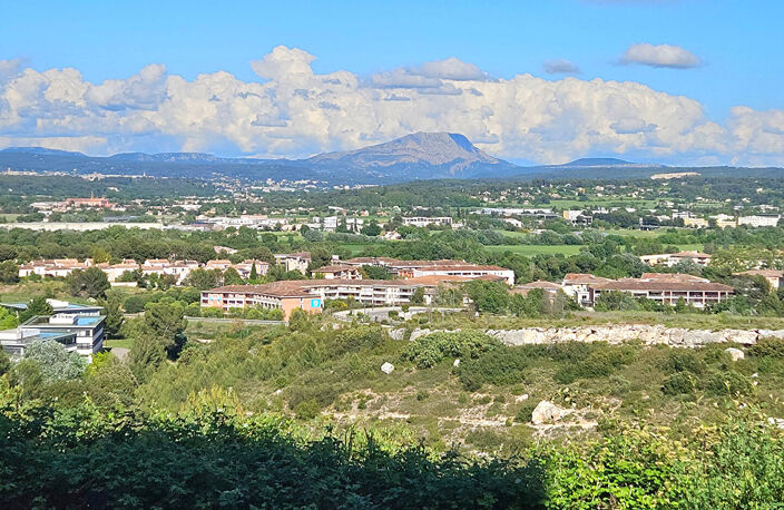La Duranne - Appartement T3 - Vue dégagée avec terrasse + Parking — photo 3