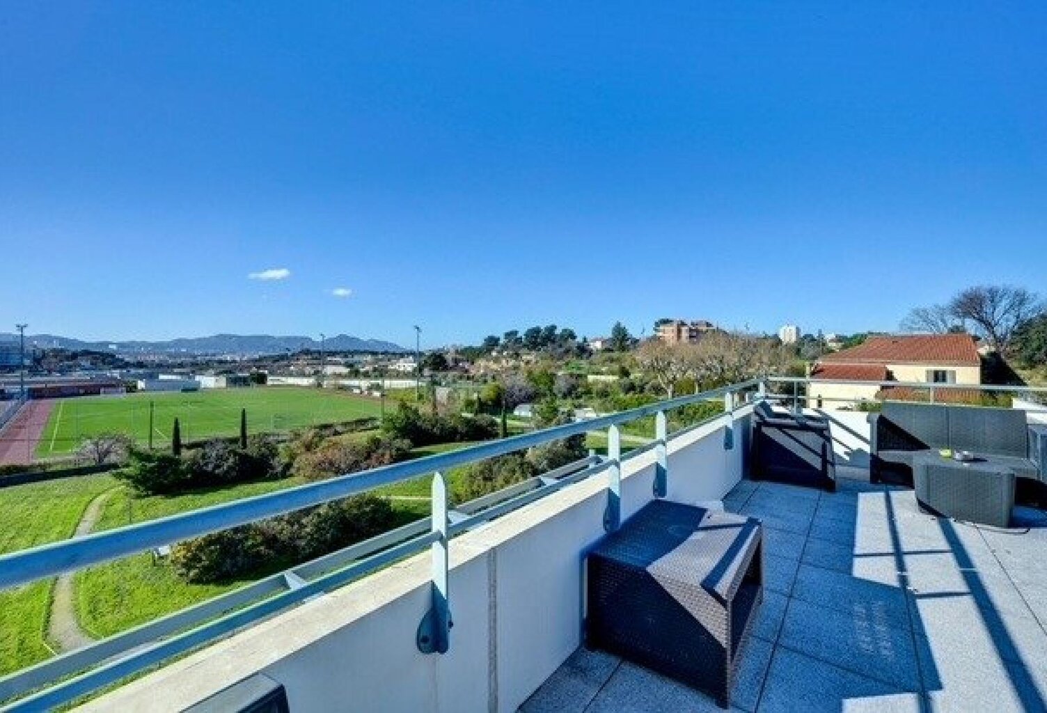 Appartement T3 60 m2 et 60 m2 de terrasse — photo 1