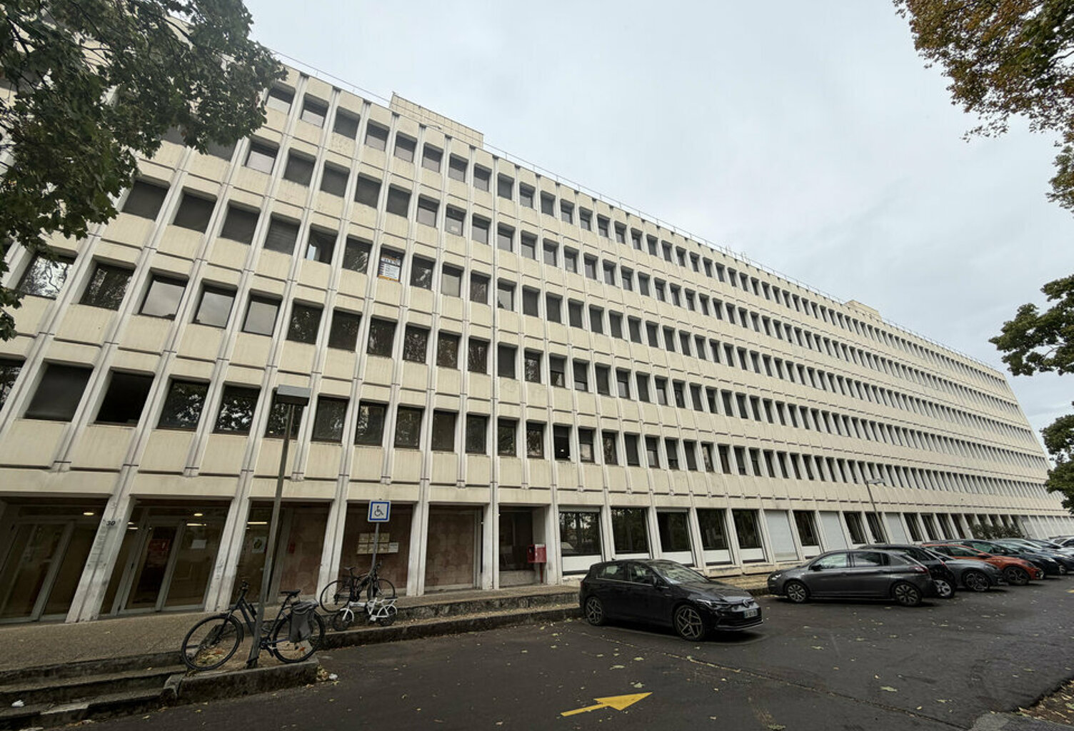 BUREAUX à LOUER — photo 1