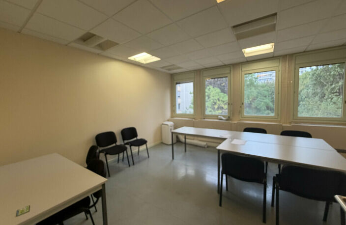 BUREAUX à LOUER — photo 2