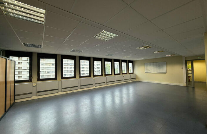 BUREAUX à LOUER — photo 5