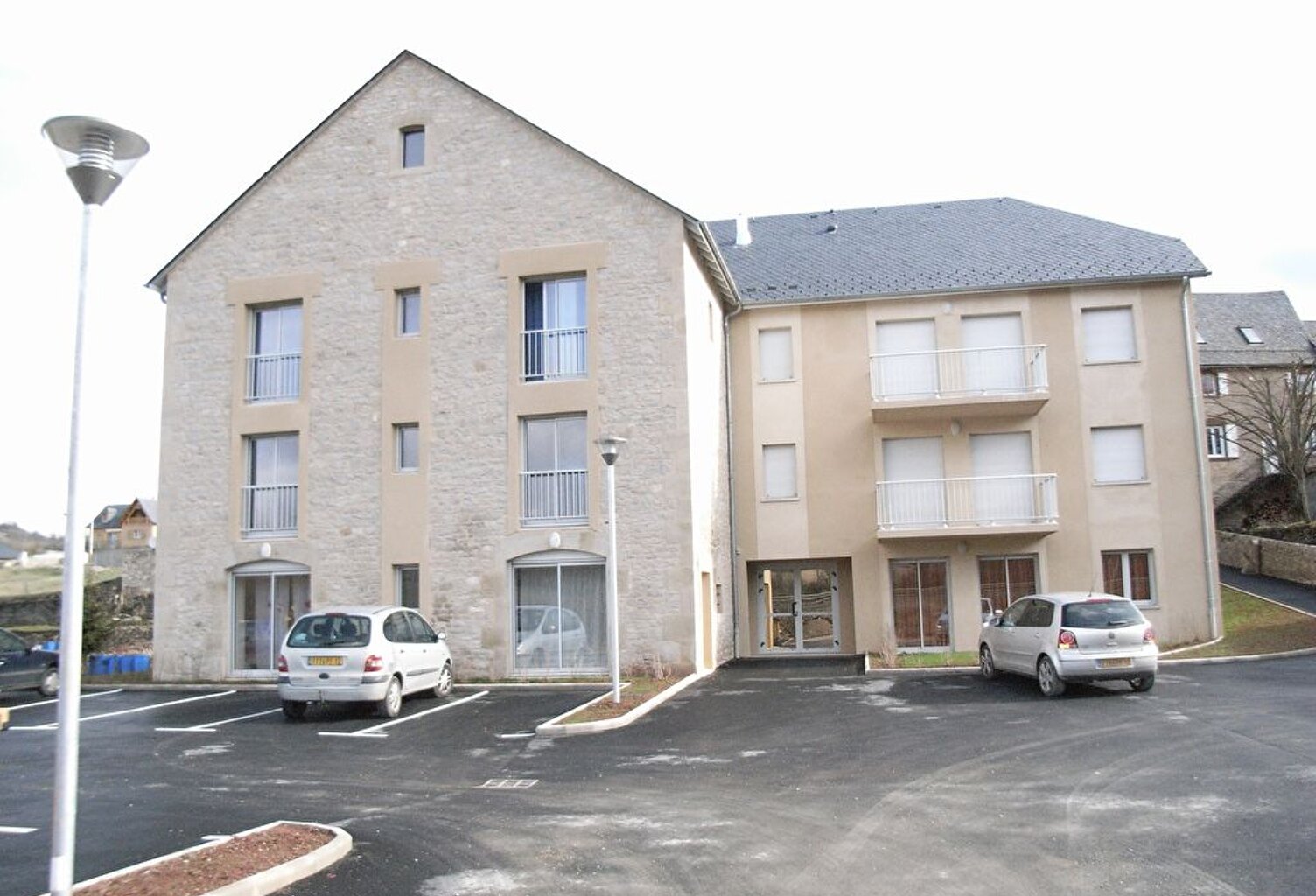 LAPANOUSE : Prestations de qualité pour ce T3 très lumineux avec balcon. A VOIR RAPIDEMENT! — photo 1