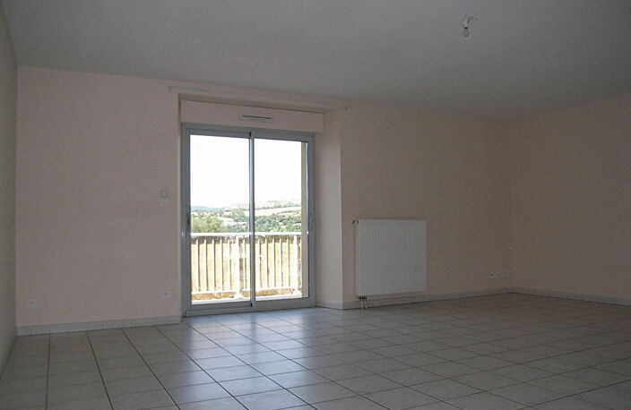 LAPANOUSE : Prestations de qualité pour ce T3 très lumineux avec balcon. A VOIR RAPIDEMENT! — photo 3