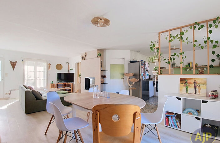 Maison contemporaine de plain-pied au calme, proche des commodités ! — photo 2