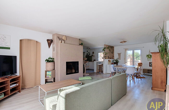 Maison contemporaine de plain-pied au calme, proche des commodités ! — photo 3