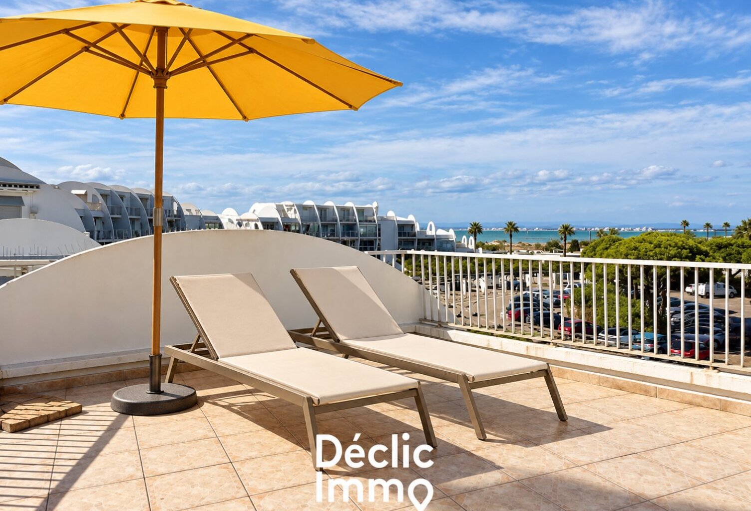 Studio rénové à 100 m de la plage  Dernier étage, terrasse de 28 m² vue mer et parking — photo 1