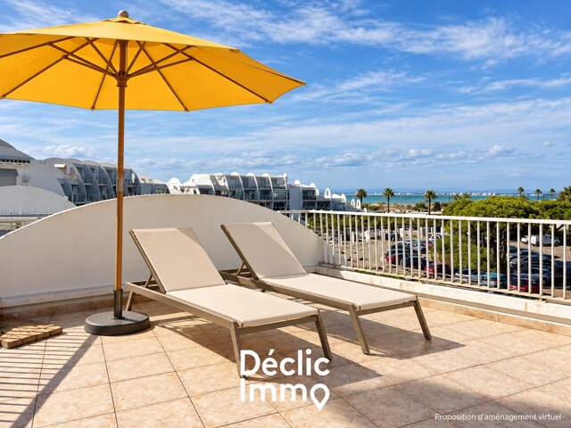 Studio rénové à 100 m de la plage  Dernier étage, terrasse de 28 m² vue mer et parking — photo du bien