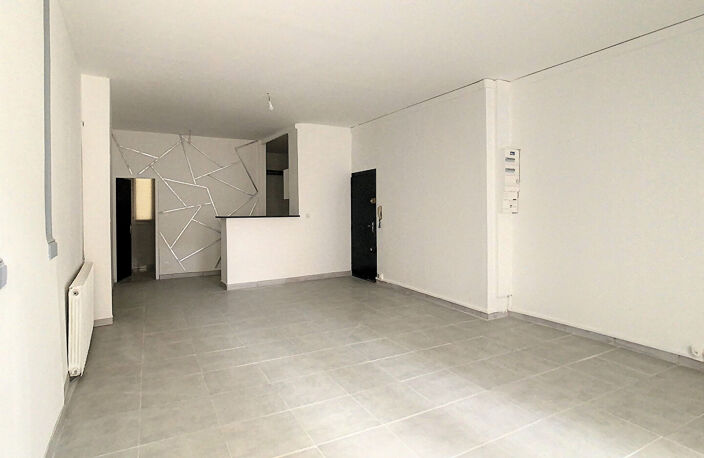 A LOUER - Appartement MONTELIMAR 4 pièces — photo 2