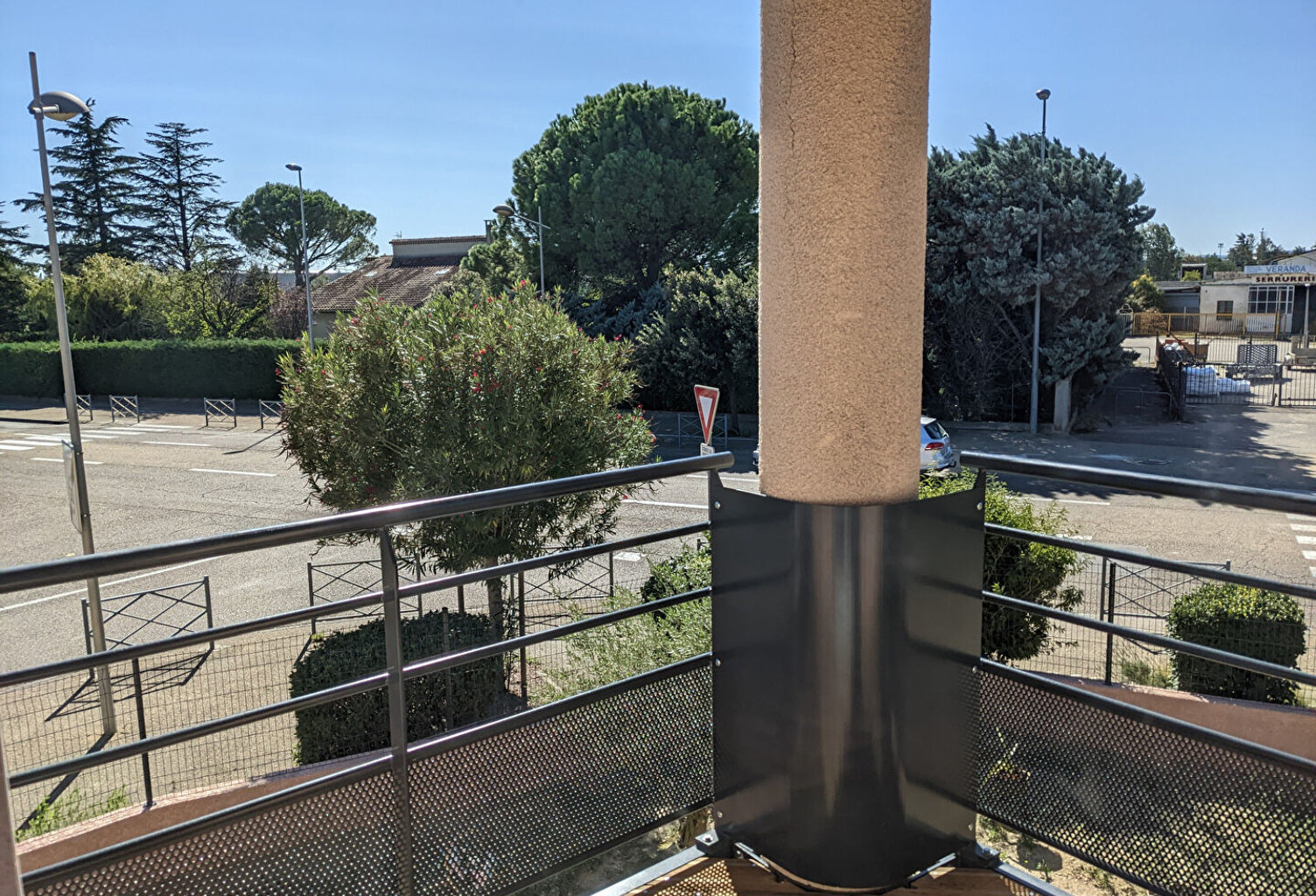 A LOUER - Appartement Pierrelatte 3 pièces avec terrasse — photo 1