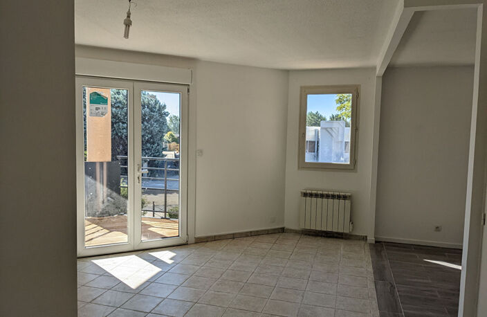A LOUER - Appartement Pierrelatte 3 pièces avec terrasse — photo 2