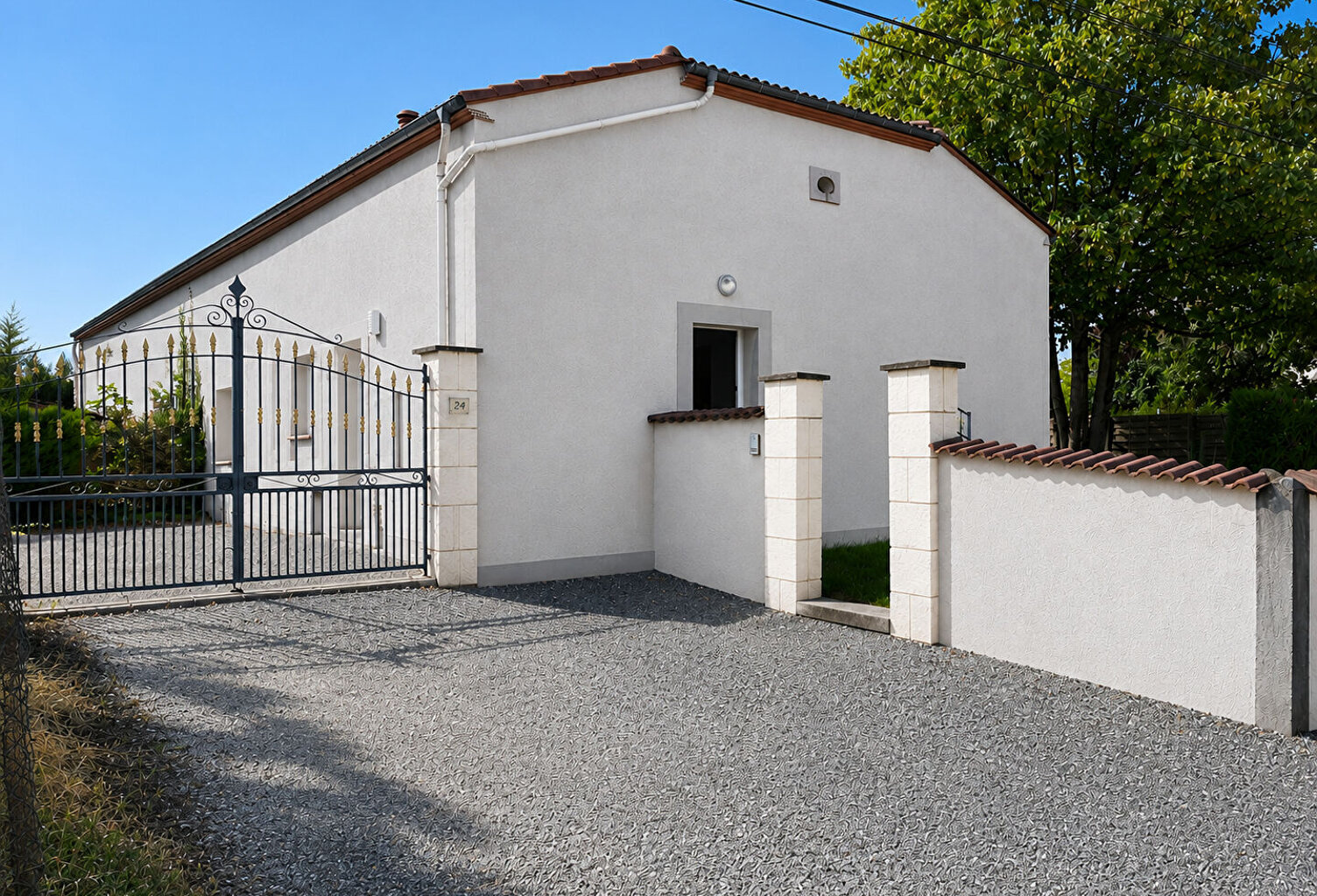 ensemble immobilier composé de deux maisons mitoyennes à Eysses — photo 1