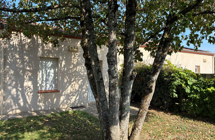 ensemble immobilier composé de deux maisons mitoyennes à Eysses — photo 3