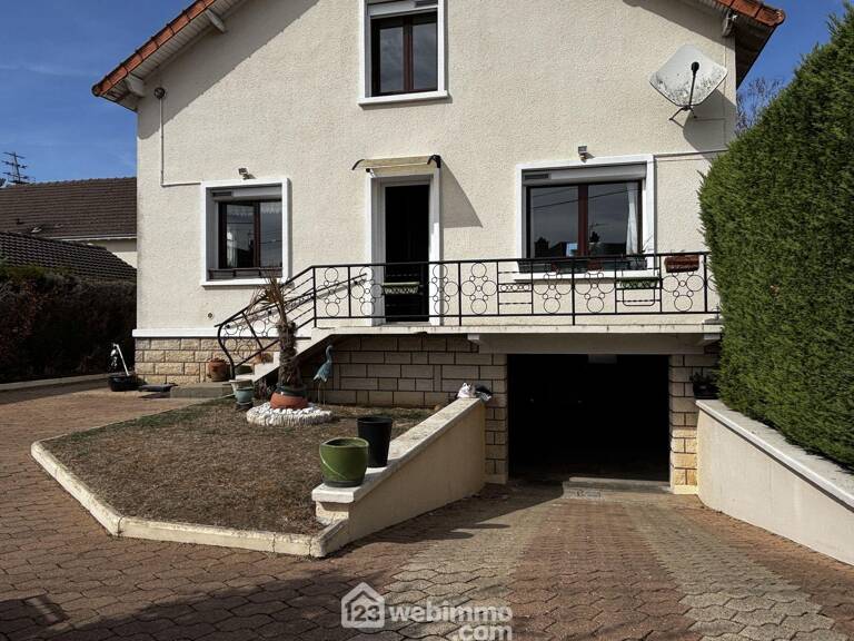 Maison - 94m² - Châtellerault — photo 1