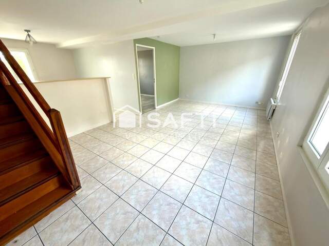 Appartement type maison de ville T3 en duplex, alliant le charme du moderne et de l'ancien. — photo du bien