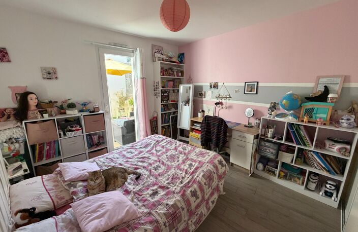 Maison contemporaine, jardin et garage — photo 4