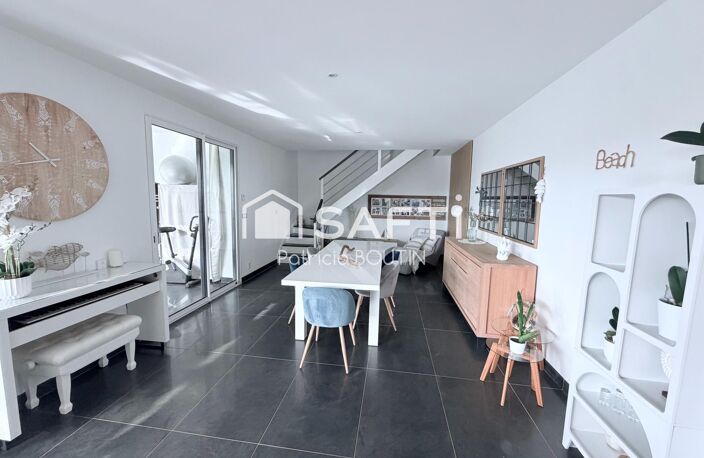 PAVILLON 5 CHAMBRES AVEC SALLES D'EAU ET BUREAUX + PISCINE ET GARAGES A CHAURAY — photo 4