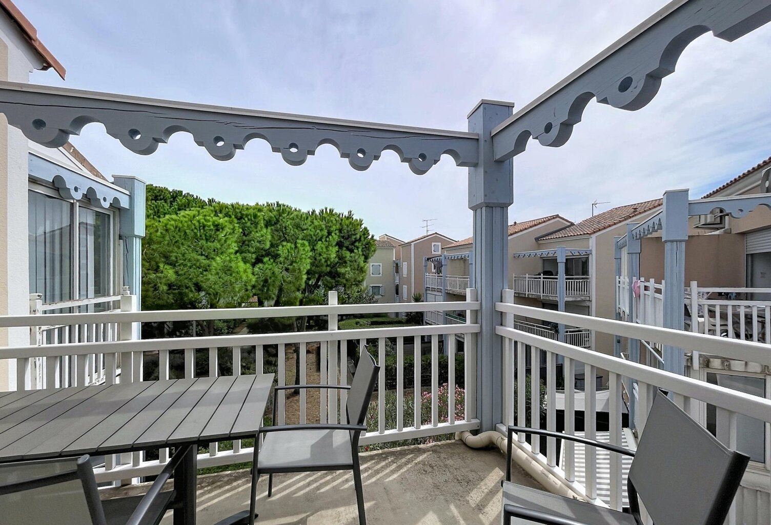 T2 DUPLEX TRAVERSANT AVEC TERRASSE — photo 1