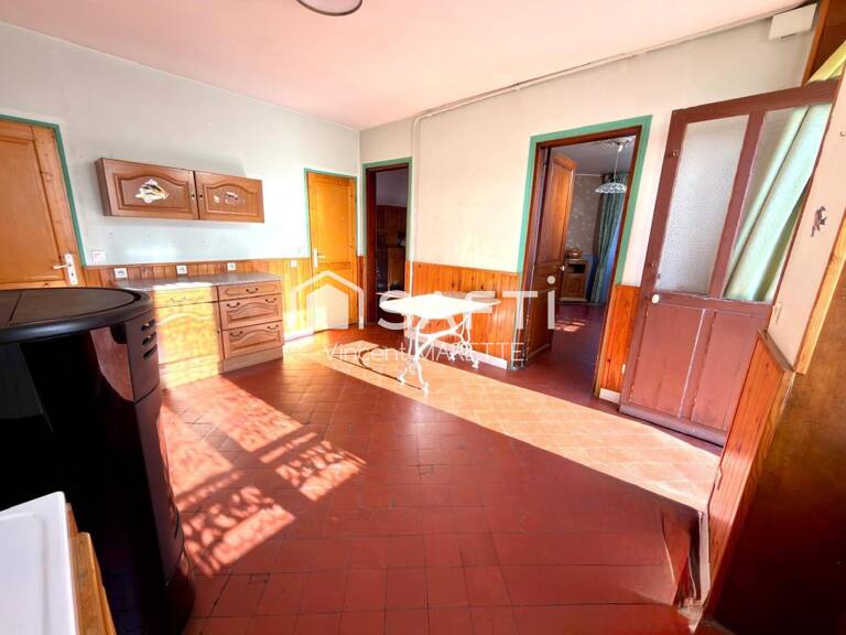 110 m² à réinventer, trois chambres et de nombreuses dépendances — photo 1