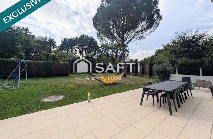 Maison familiale avec beau jardin et piscine intérieure — photo 3
