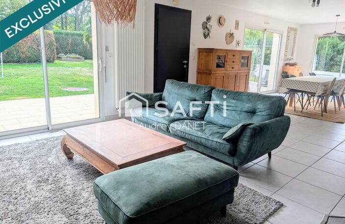 Maison familiale avec beau jardin et piscine intérieure — photo 4