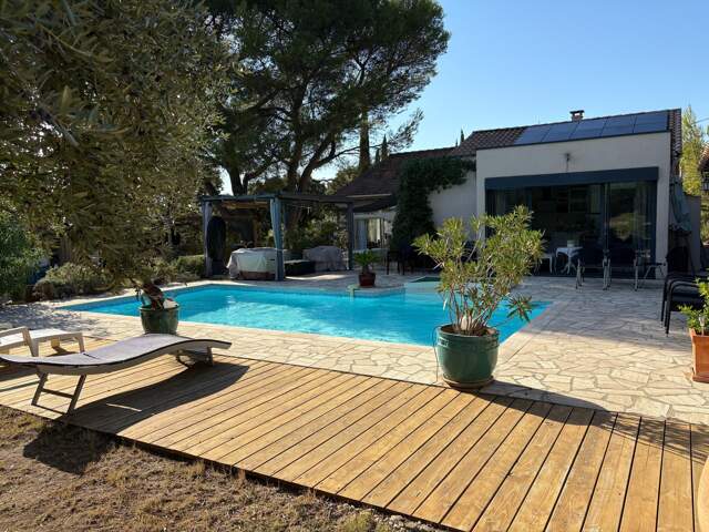 Villa de plain pied entièrement rénovée, au calme et sans vis à vis — photo du bien