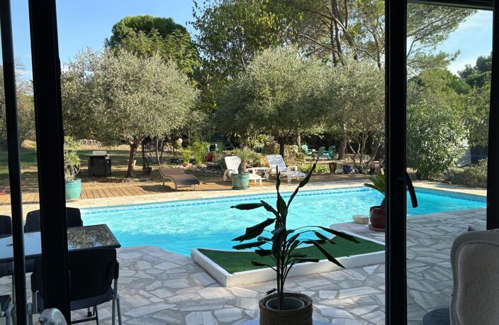 Villa de plain pied entièrement rénovée, au calme et sans vis à vis — photo 2