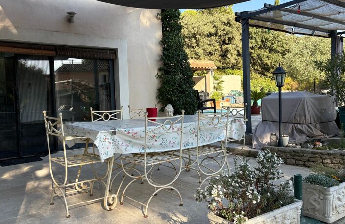 Villa de plain pied entièrement rénovée, au calme et sans vis à vis — photo 3