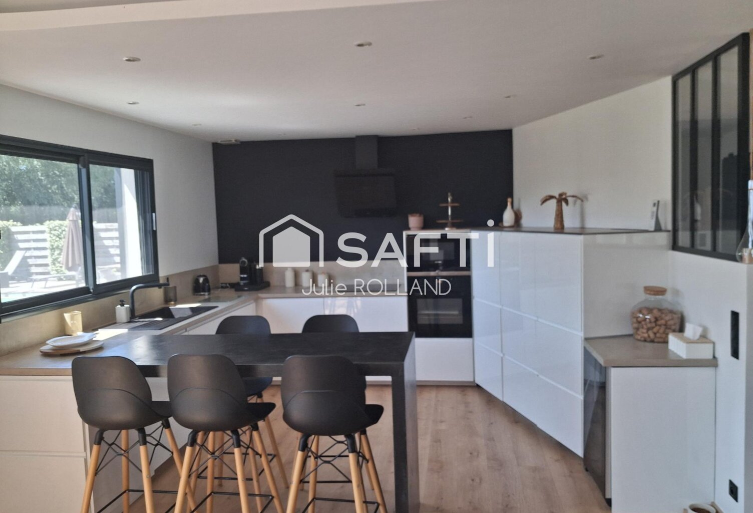 Immeuble composé sur une même parcelle d'une maison et de deux gîtes — photo 1