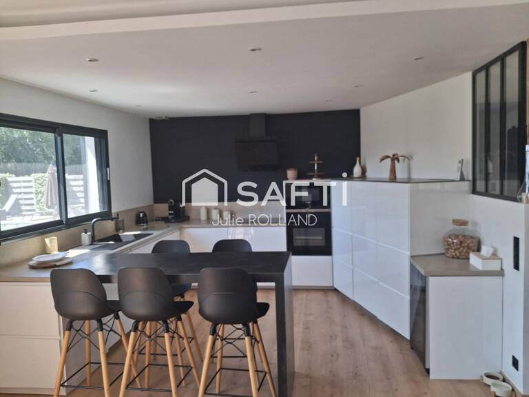 Immeuble composé sur une même parcelle d'une maison et de deux gîtes — photo 1