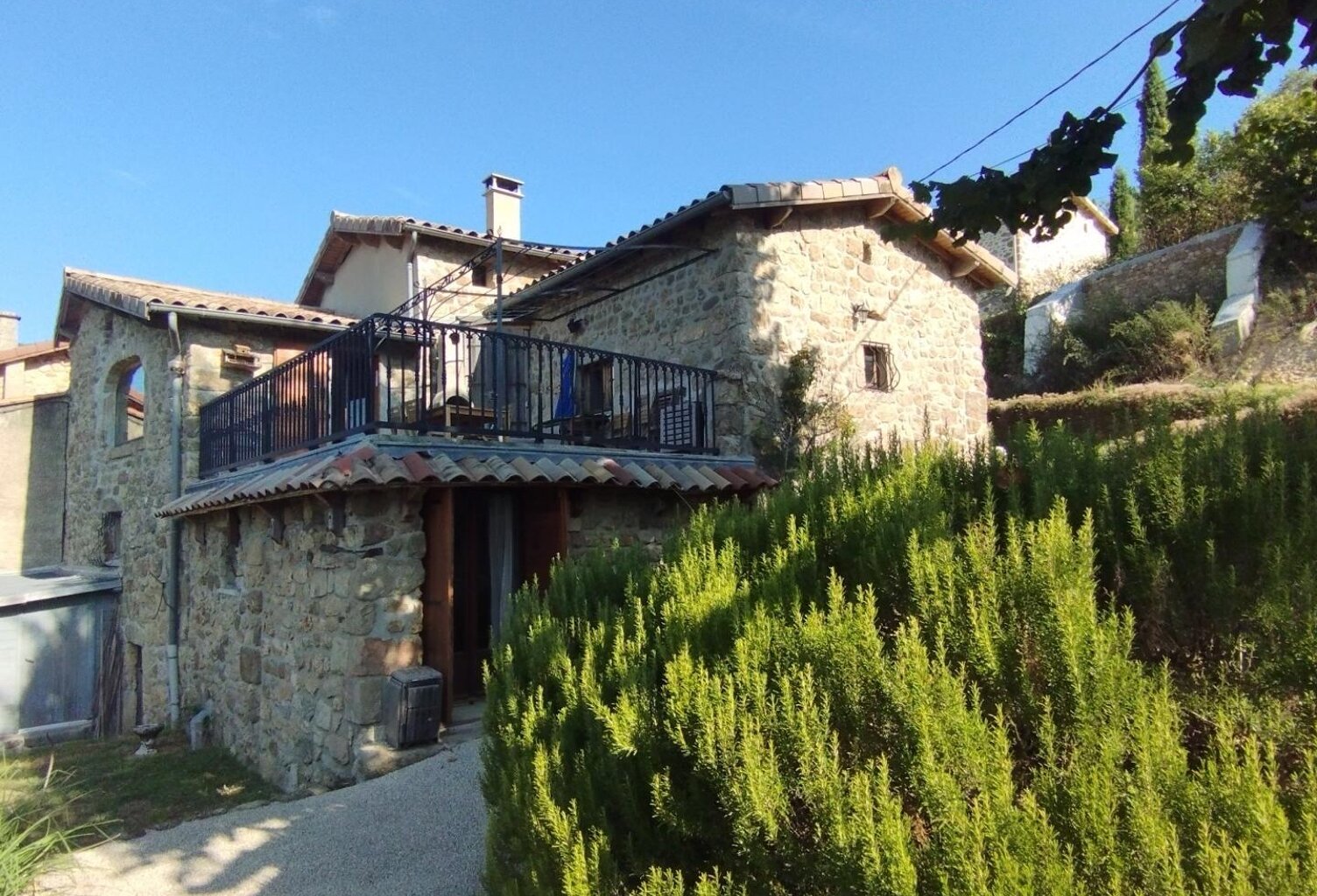 Maison d'habitation 144m2, dépendances, très belle vue — photo 1