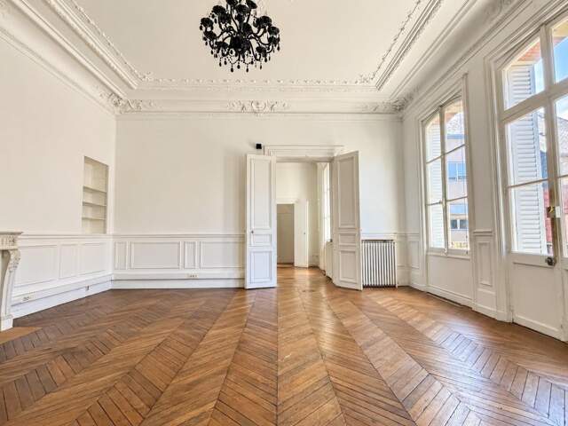 Revenus locatifs dans un quartier privilégié — photo du bien