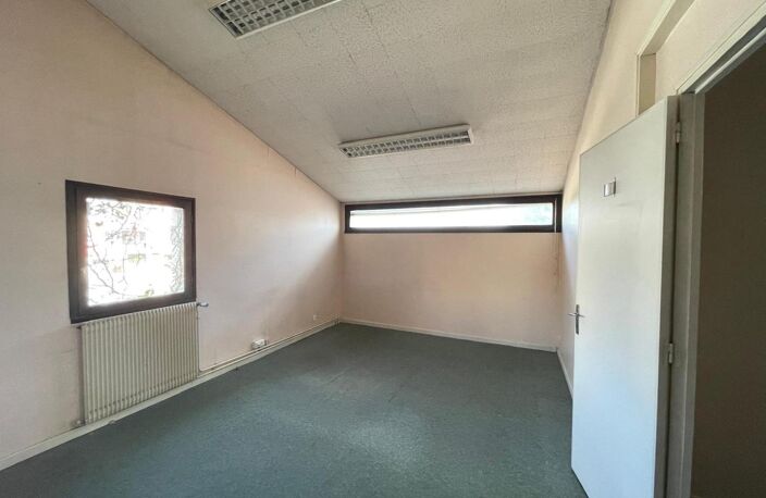 IMMEUBLE A USAGE BUREAU — photo 4