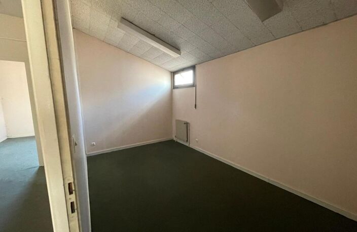 IMMEUBLE A USAGE BUREAU — photo 5