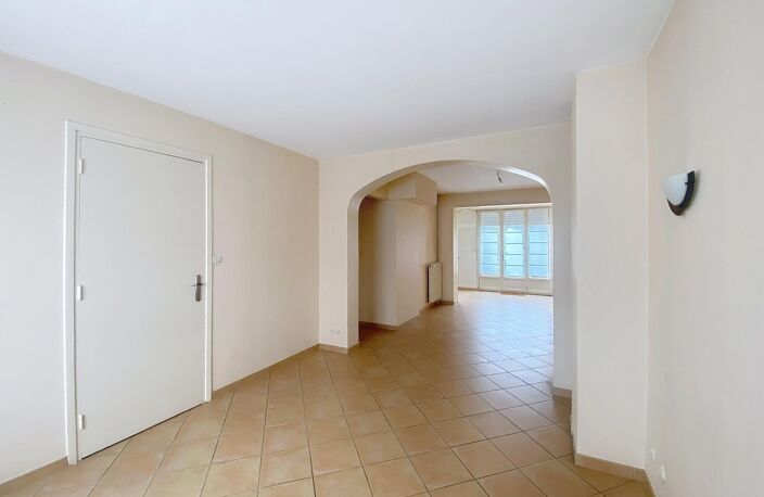 MAISON 3 CHAMBRES SOUS SOL COMPLET JARDIN SECTEUR CALME — photo 3