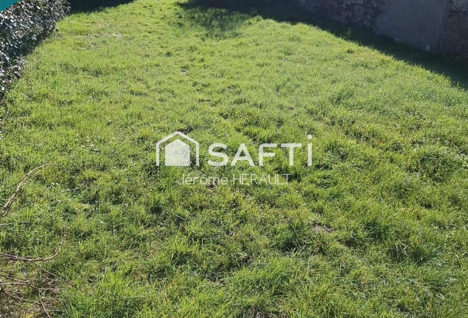 Terrain constructible 302 m², proche commerces, écoles, médecins ... — photo 1